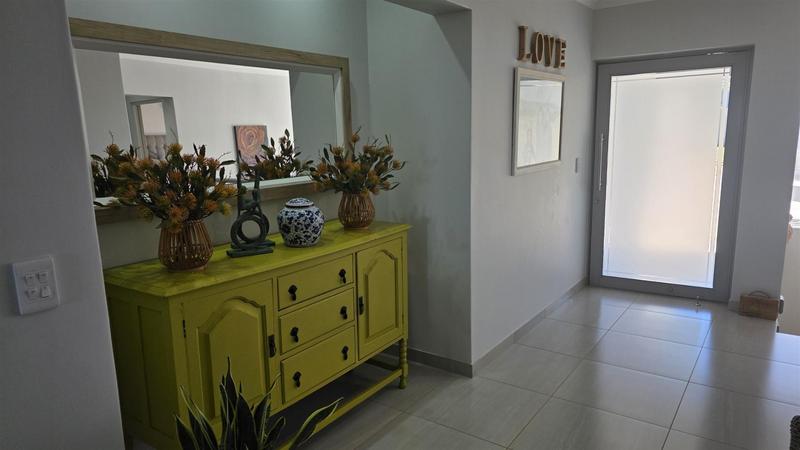5 Bedroom Property for Sale in Monte Christo Western Cape